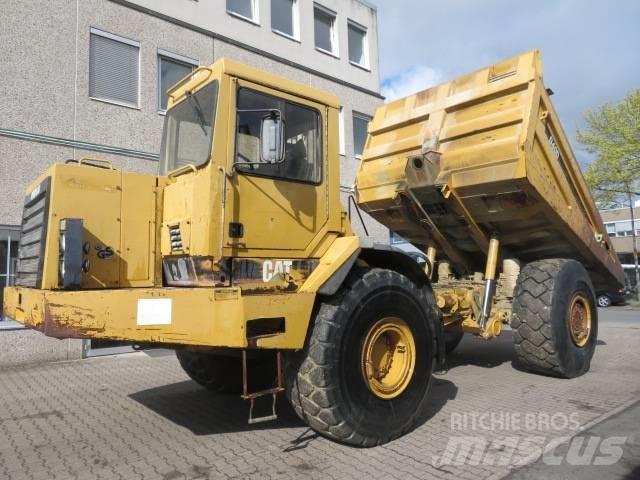 CAT  D40 Dumper Зчленовані самоскиди
