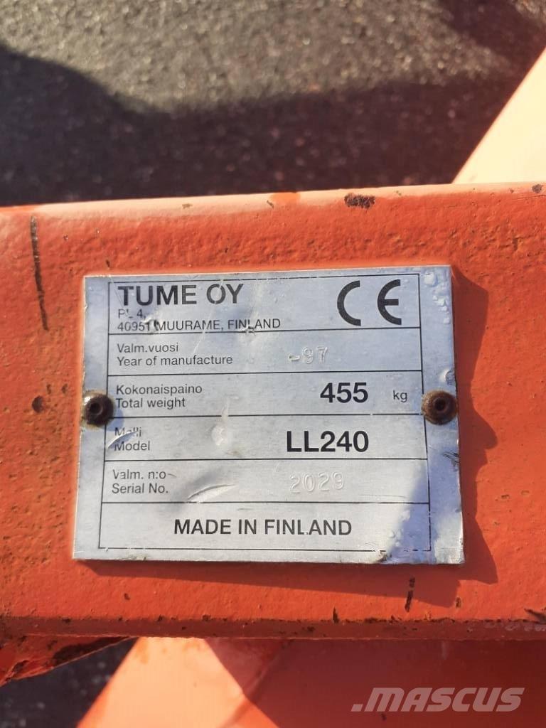 Esko 240 lumilinko Снігомітли