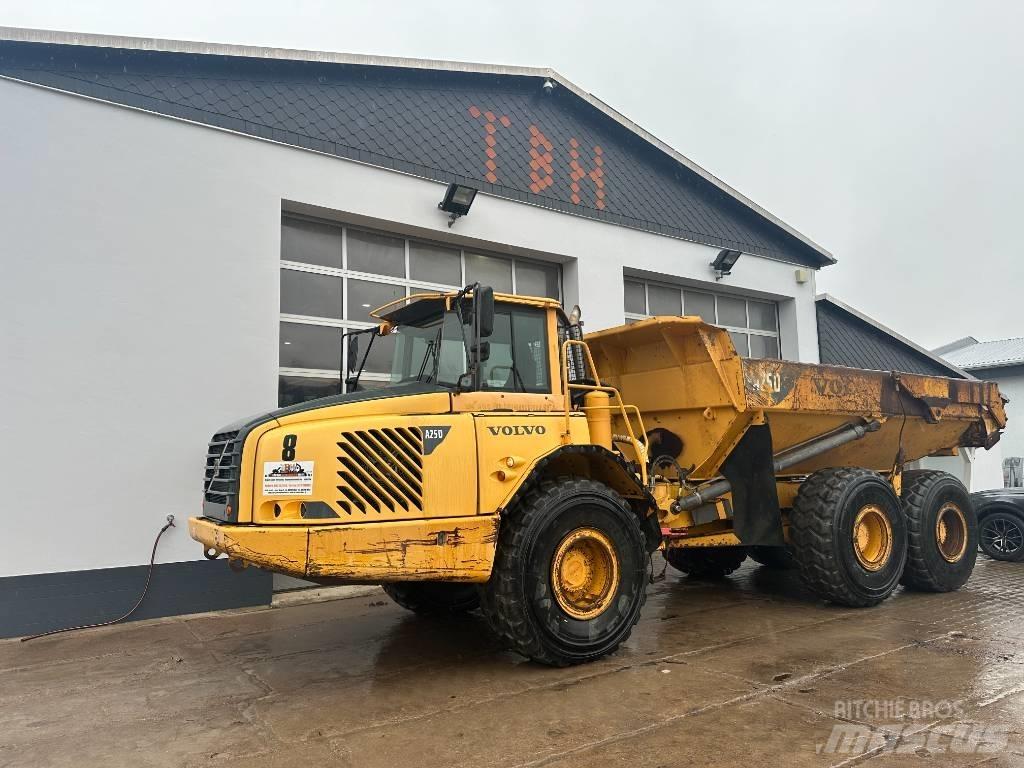 Volvo A 25 D Nr.8 Зчленовані самоскиди