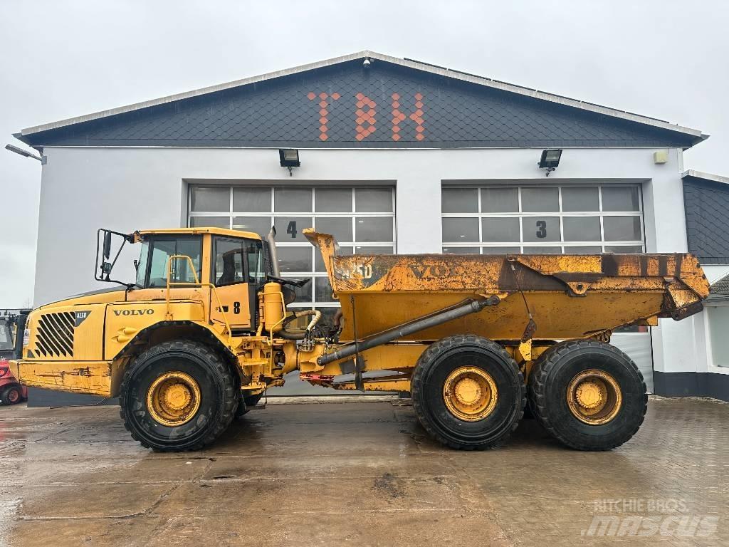 Volvo A 25 D Nr.8 Зчленовані самоскиди