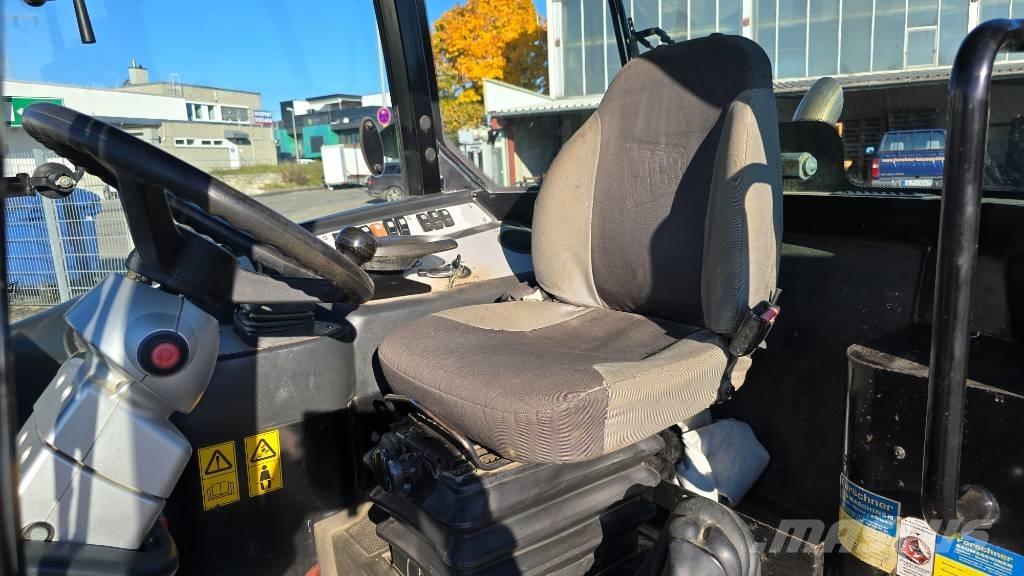 JCB 406 Фронтальні навантажувачі