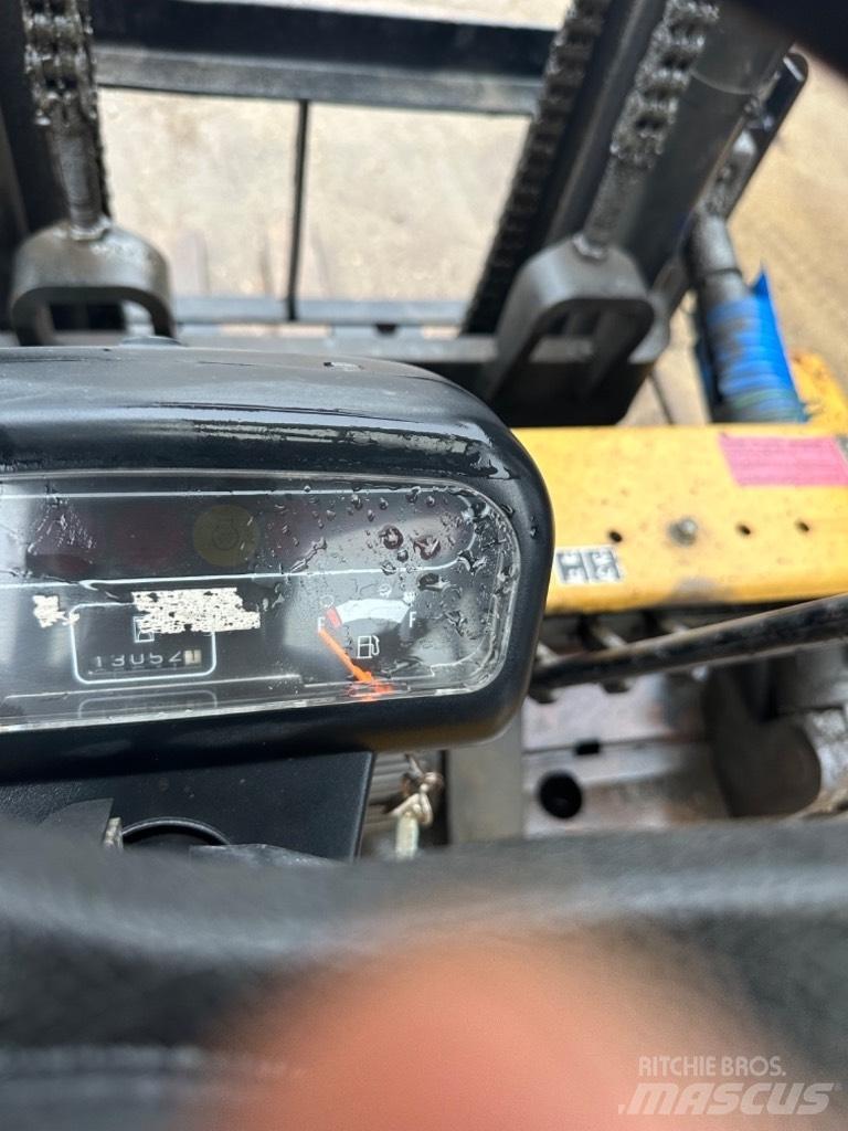 CAT DP 40 Дизельні навантажувачі