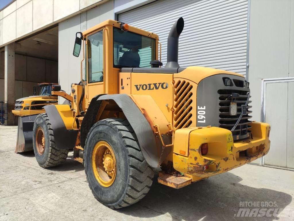 Volvo L 90 E Фронтальні навантажувачі