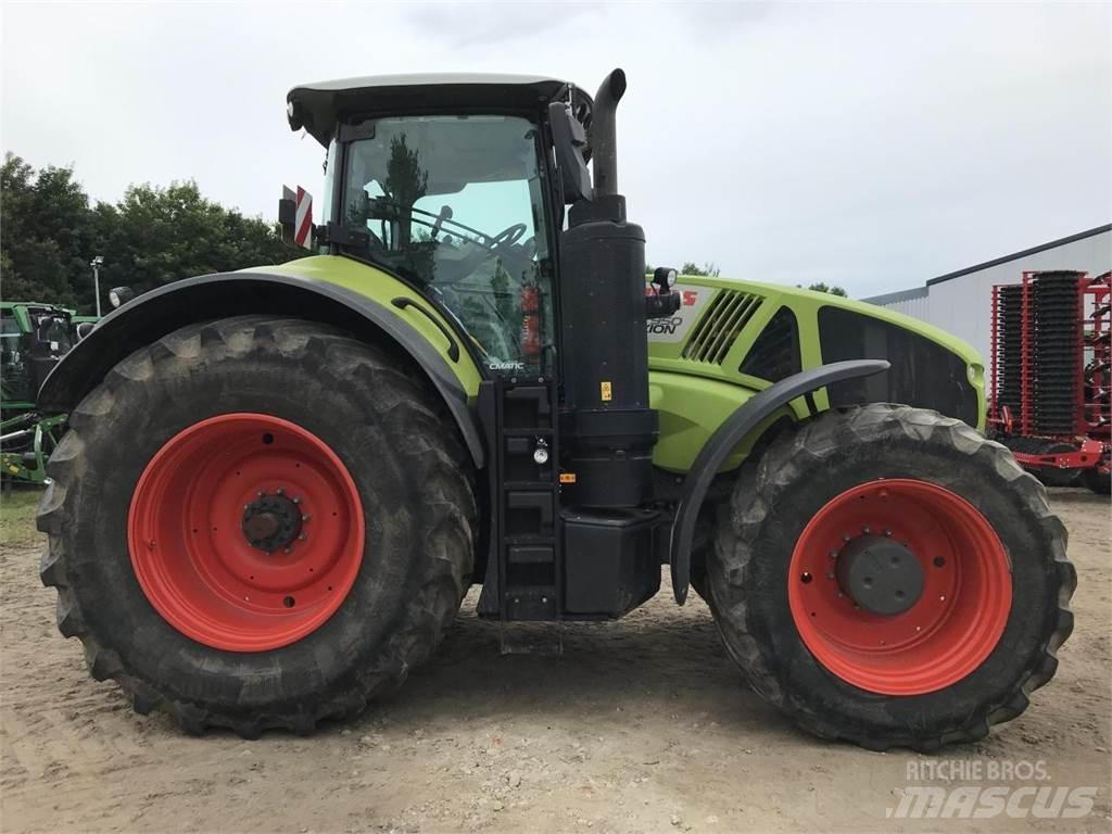 CLAAS Axion 950 Трактори