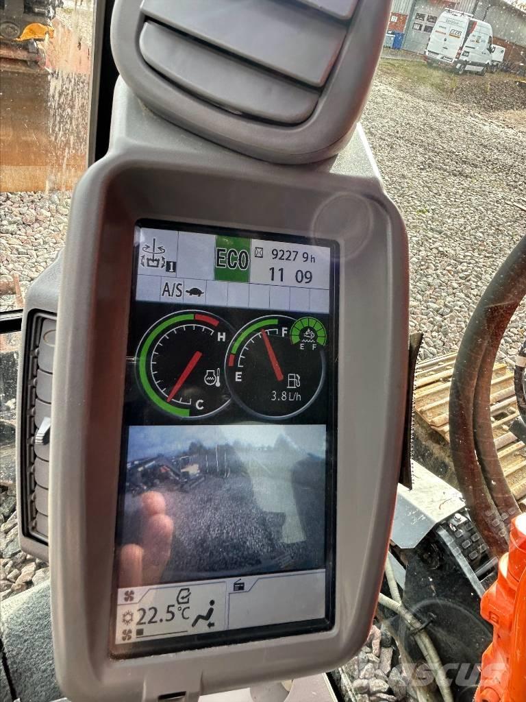 Hitachi ZX225USBL-6 Гусеничні екскаватори