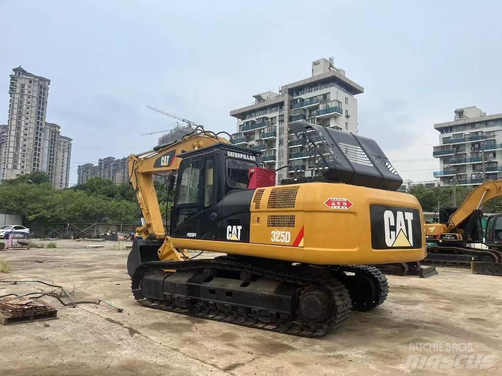 CAT 325D Гусеничні екскаватори