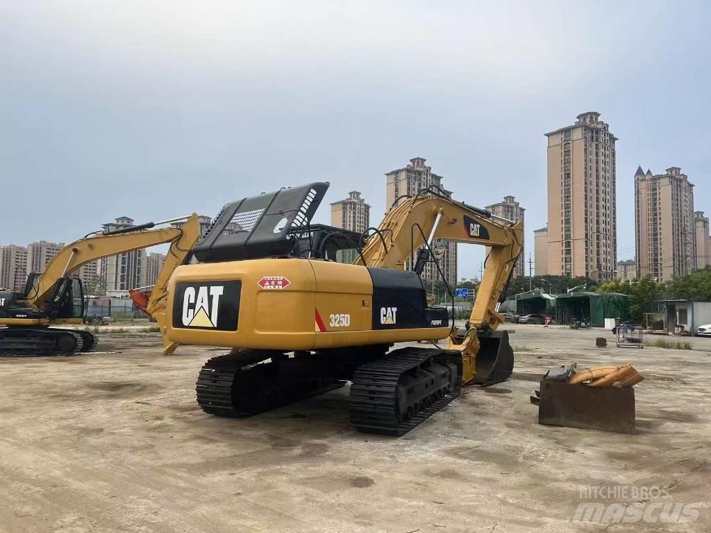 CAT 325D Гусеничні екскаватори