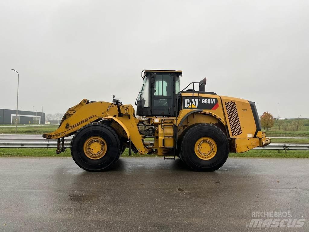 CAT 980M Фронтальні навантажувачі