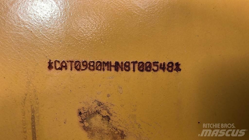 CAT 980M Фронтальні навантажувачі