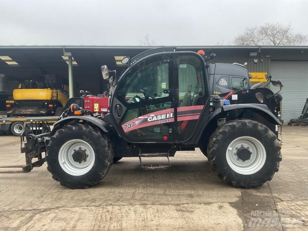 Case IH 737 Телескопічний навантажувач