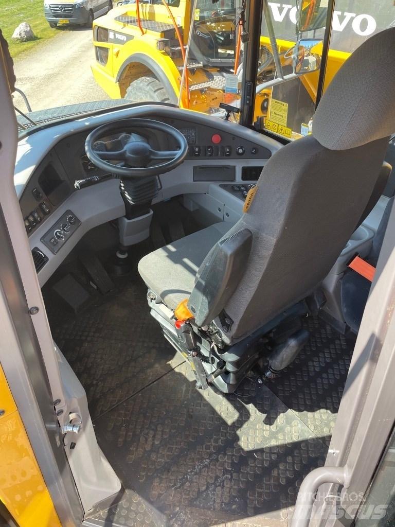 Volvo A30G Зчленовані самоскиди
