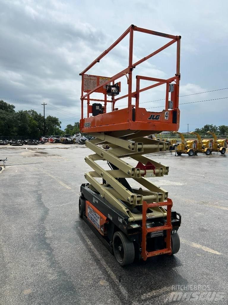 JLG R2632 Підйомники-ножиці