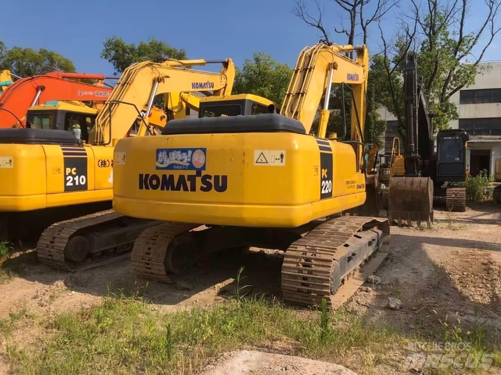 Komatsu PC220-7 Гусеничні екскаватори