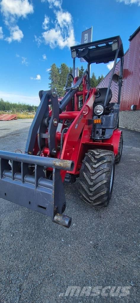 Flexitrac 1126 Багатофункціональне обладнання для вантажних і землекопальних робіт