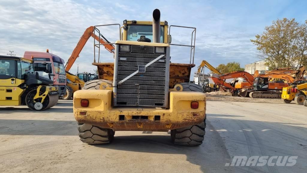 Volvo L 220 D Фронтальні навантажувачі
