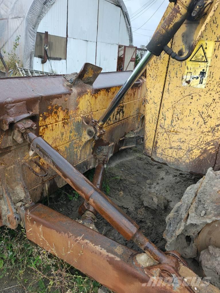 Komatsu DX 65EX-15 Гусеничні бульдозери