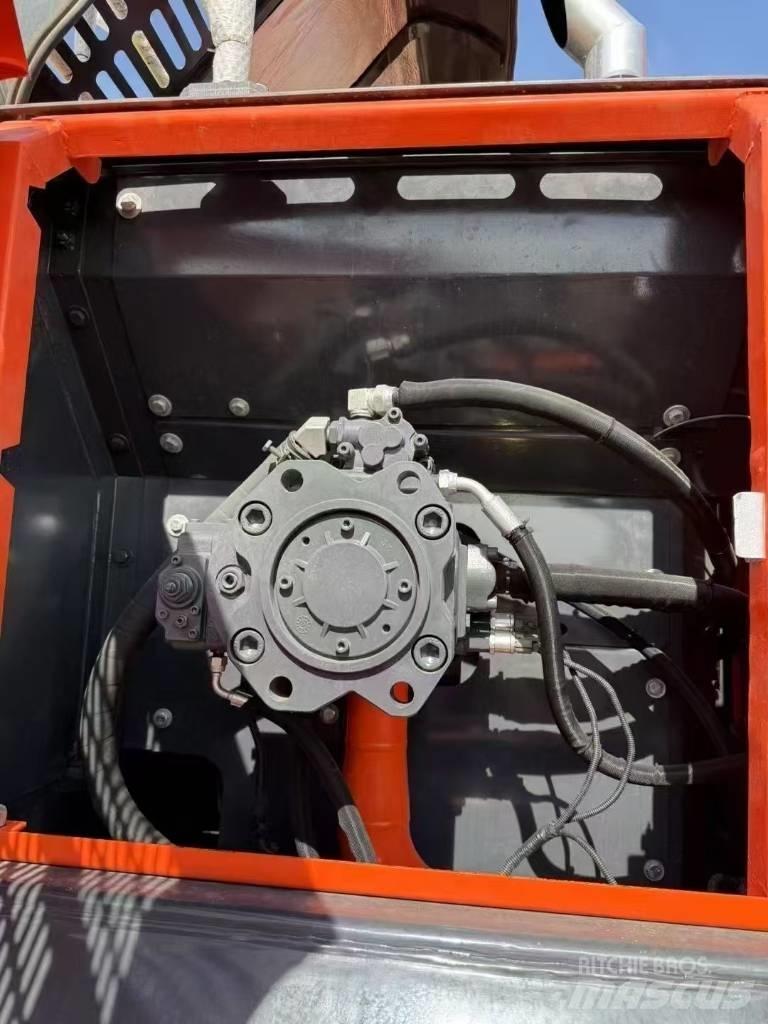 Doosan DX300LC-9C Гусеничні екскаватори