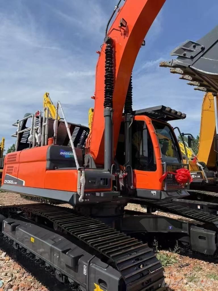 Doosan DX300LC-9C Гусеничні екскаватори