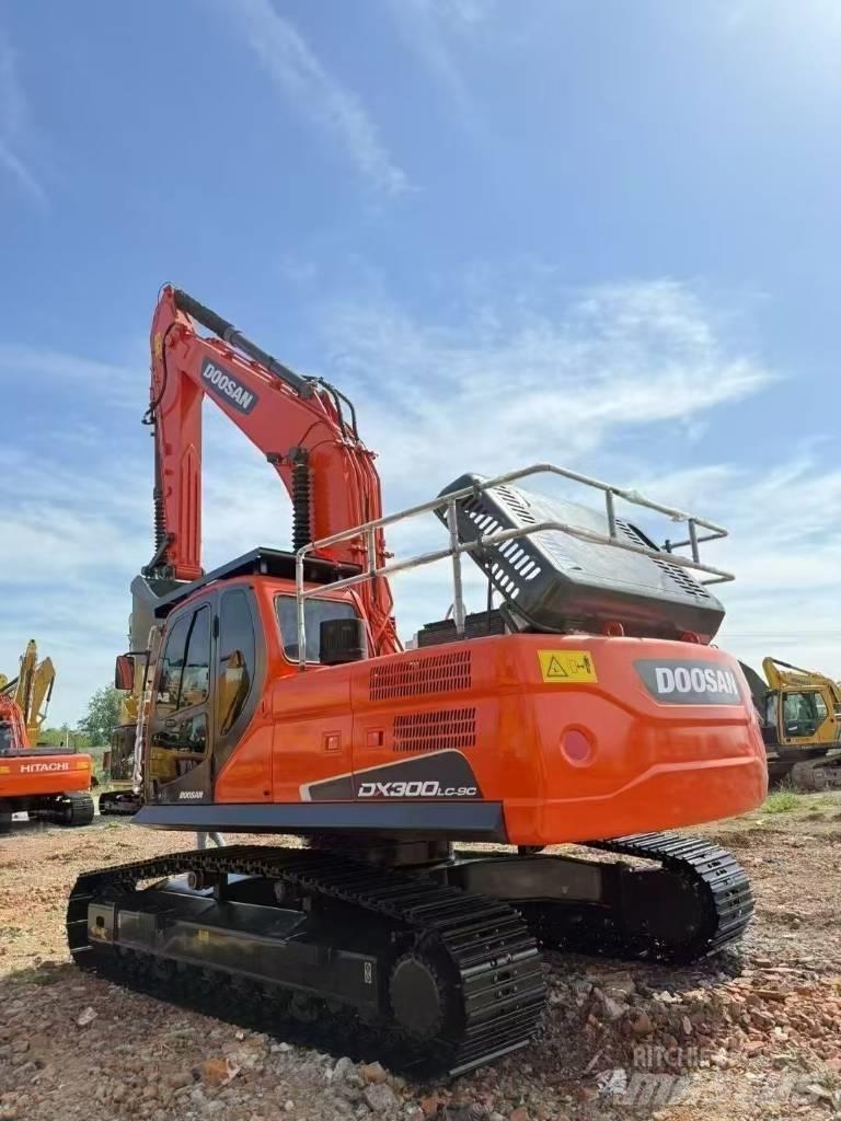 Doosan DX300LC-9C Гусеничні екскаватори