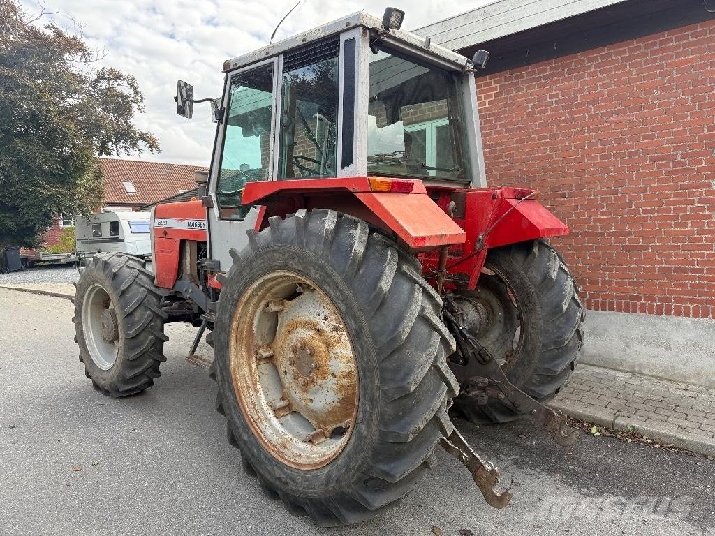 Massey Ferguson 699 Трактори