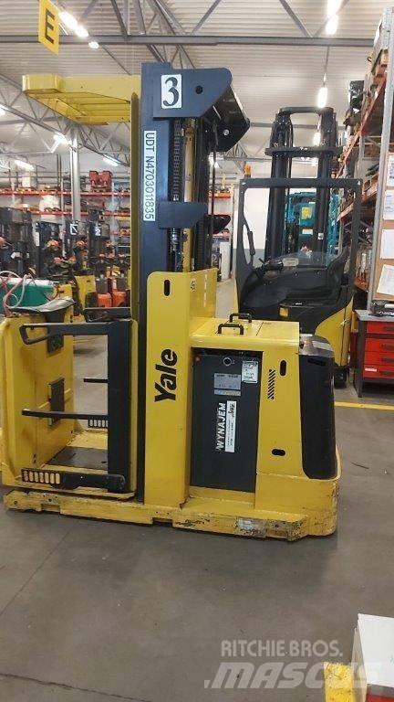 Yale MO10E Підбирачі замовлень з нижніх ярусів