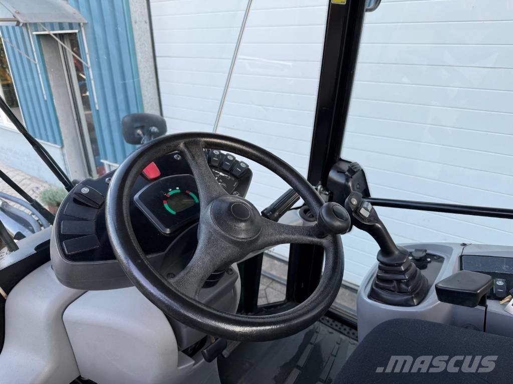 CAT 907 H Фронтальні навантажувачі