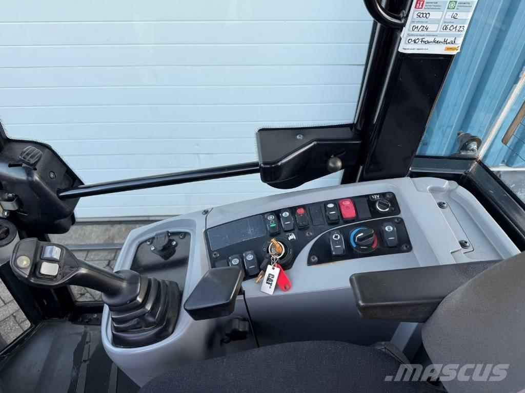 CAT 907 H Фронтальні навантажувачі