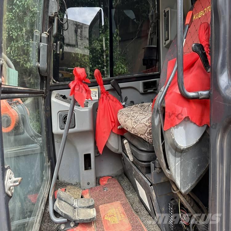 Kubota 183-3 Гусеничні екскаватори