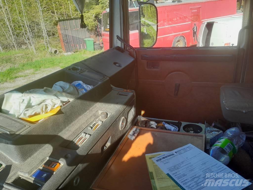 Volvo F12 Вантажівки-платформи/бокове розвантаження