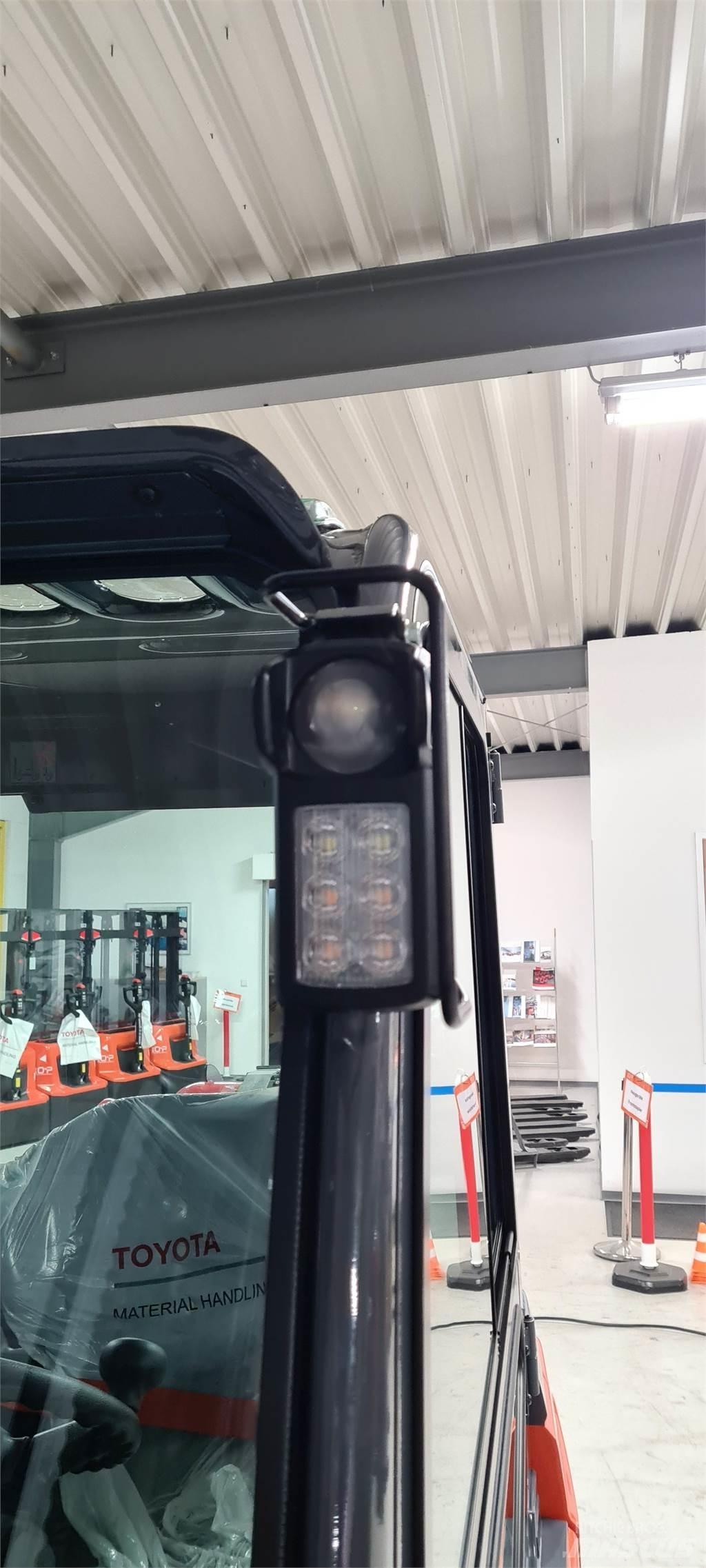 Toyota 02-8FGF30 Газові навантажувачі