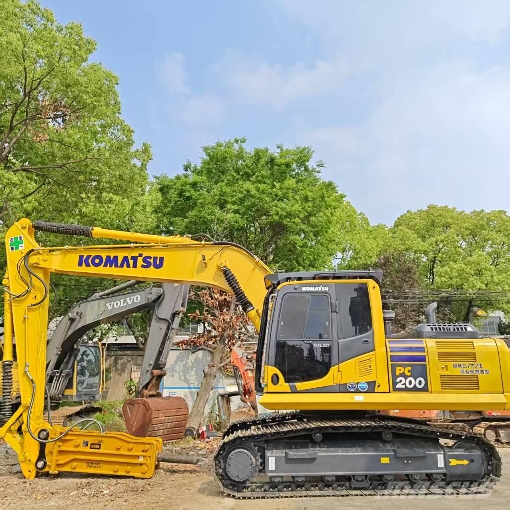 Komatsu PC 200 Гусеничні екскаватори