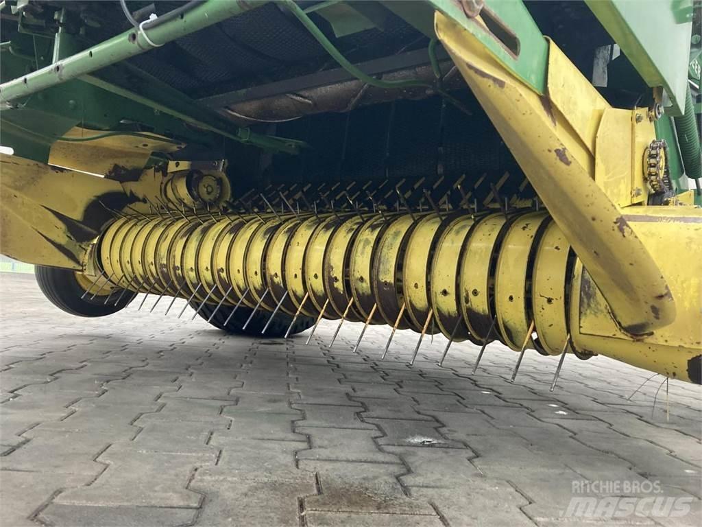 John Deere 550 Рулонні прес-підбирачі