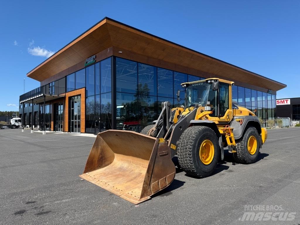 Volvo L120H Фронтальні навантажувачі