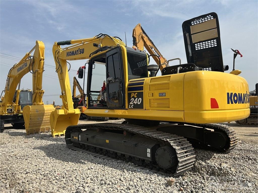 Komatsu PC 240 Гусеничні екскаватори