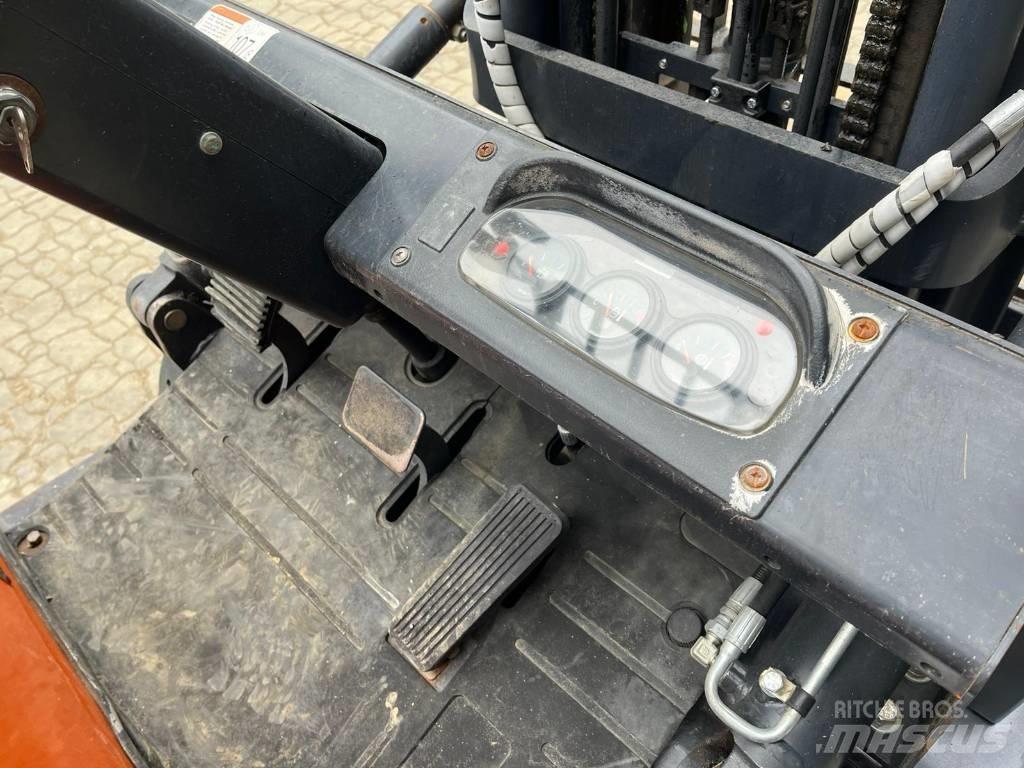 Doosan D 25 GP Дизельні навантажувачі