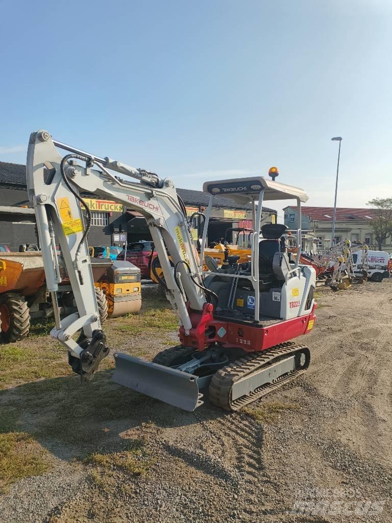Takeuchi TB 225 Міні-екскаватори < 7т