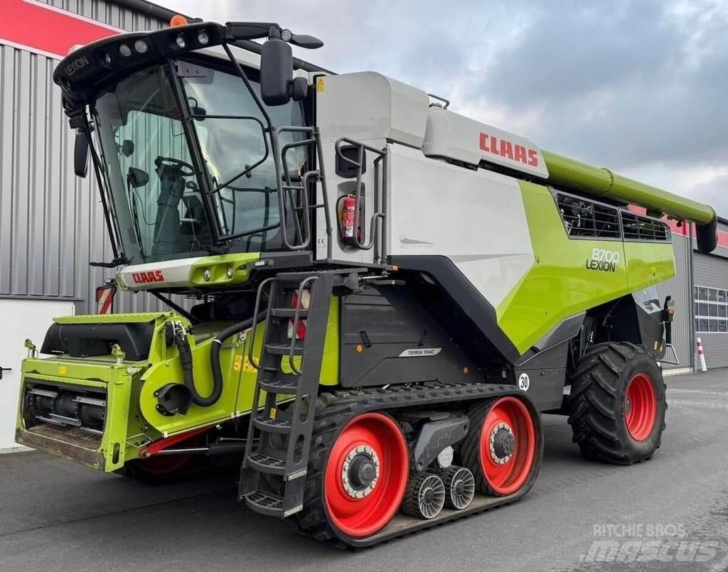 CLAAS 8700TT Зернозбиральні комбайни