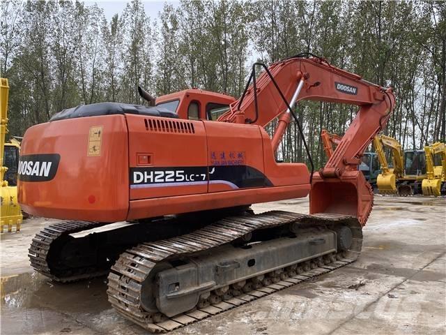 Doosan DH225 Гусеничні екскаватори
