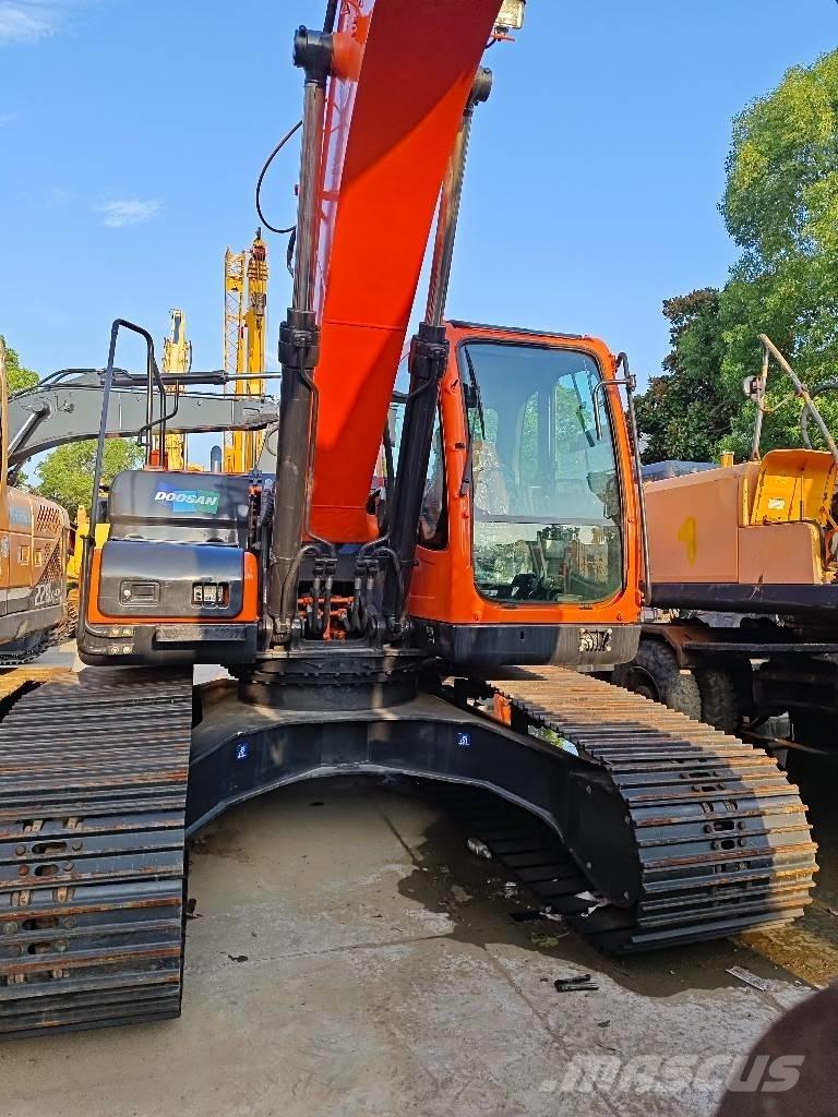 Doosan DX 225 LC-9C Гусеничні екскаватори