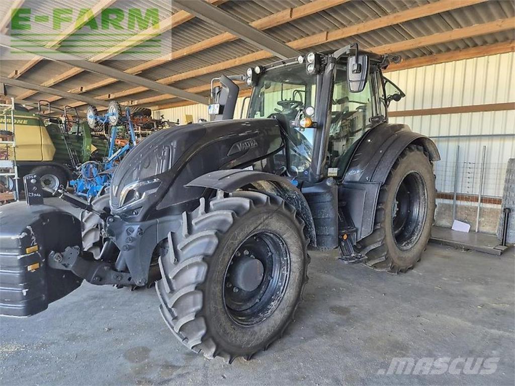 Valtra t235a Трактори