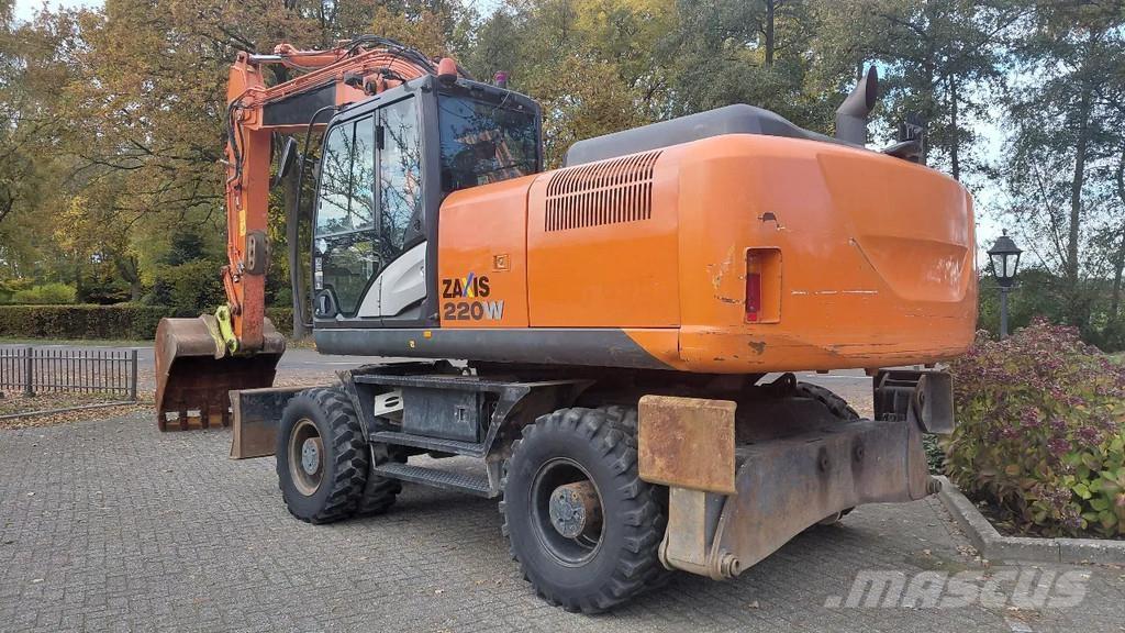 Hitachi ZX220W-5B Колісні екскаватори