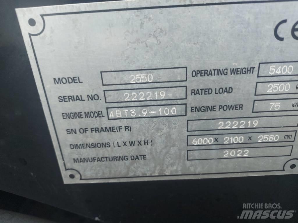  D-Machine  2550 Фронтальні навантажувачі