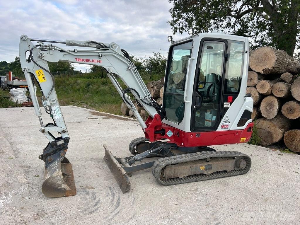 Takeuchi TB 225 Міні-екскаватори < 7т