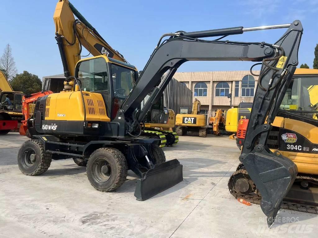 Hyundai R60W-9 Колісні екскаватори