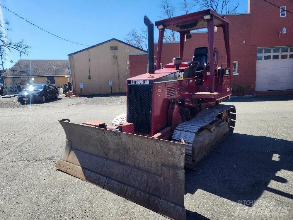 CAT D 3 C III Гусеничні бульдозери