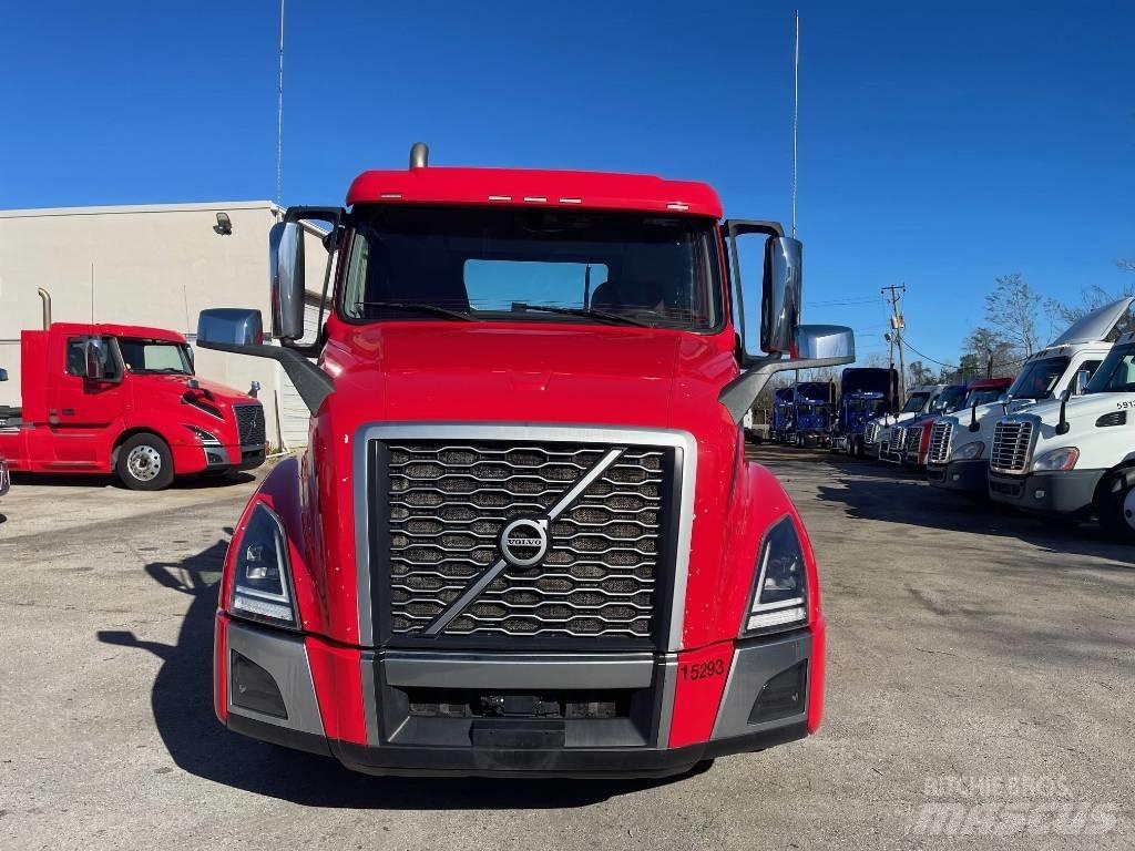 Volvo VNL64T300 Тягачі