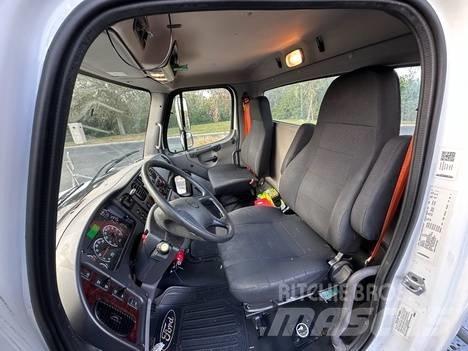 Freightliner M2 Тягачі
