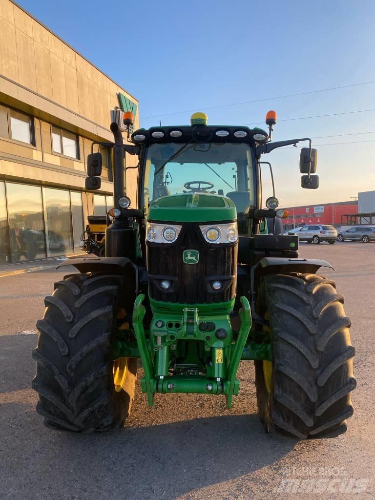 John Deere 6215 R Трактори
