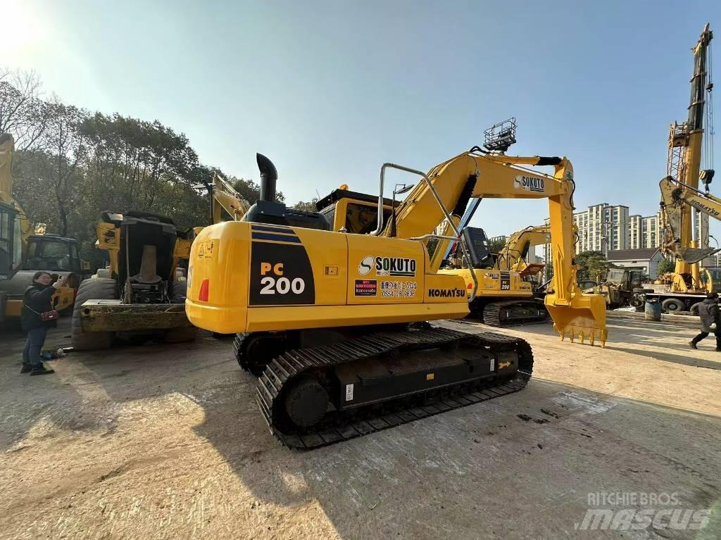 Komatsu PC 200 Гусеничні екскаватори