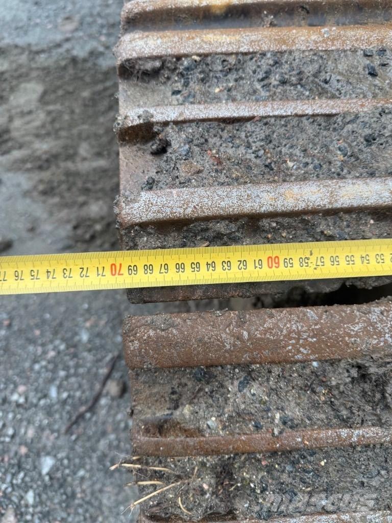 Hitachi ZX 225 USR-3 Гусеничні екскаватори